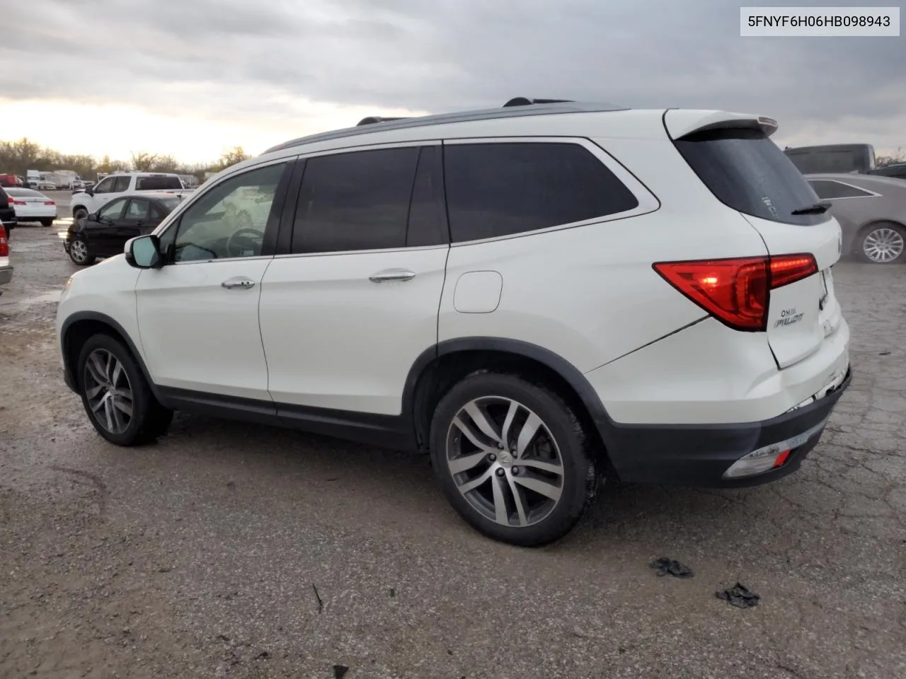 2017 Honda Pilot Elite VIN: 5FNYF6H06HB098943 Lot: 80123974