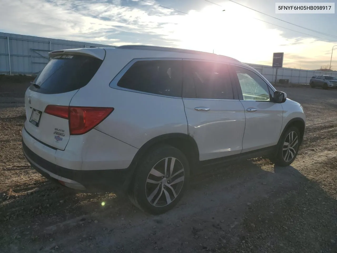 2017 Honda Pilot Elite VIN: 5FNYF6H05HB098917 Lot: 80419954