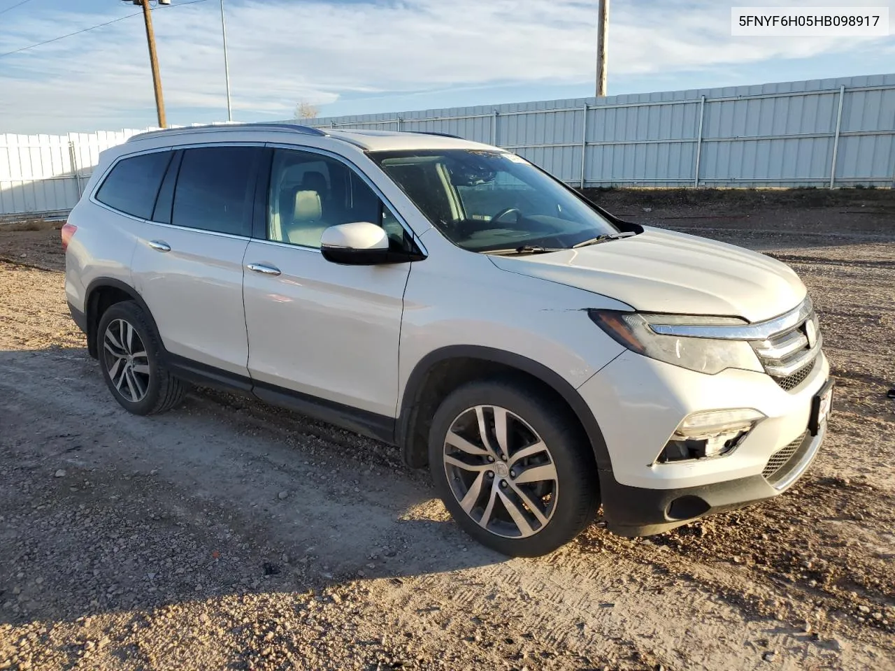 2017 Honda Pilot Elite VIN: 5FNYF6H05HB098917 Lot: 80419954