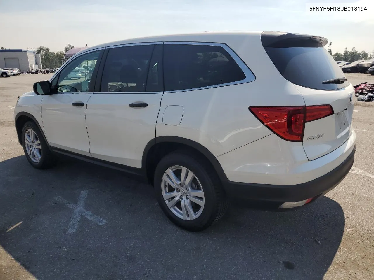 2018 Honda Pilot Lx VIN: 5FNYF5H18JB018194 Lot: 70863754