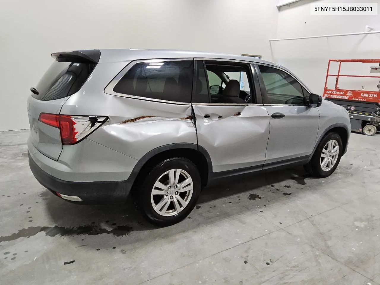 2018 Honda Pilot Lx VIN: 5FNYF5H15JB033011 Lot: 74825804