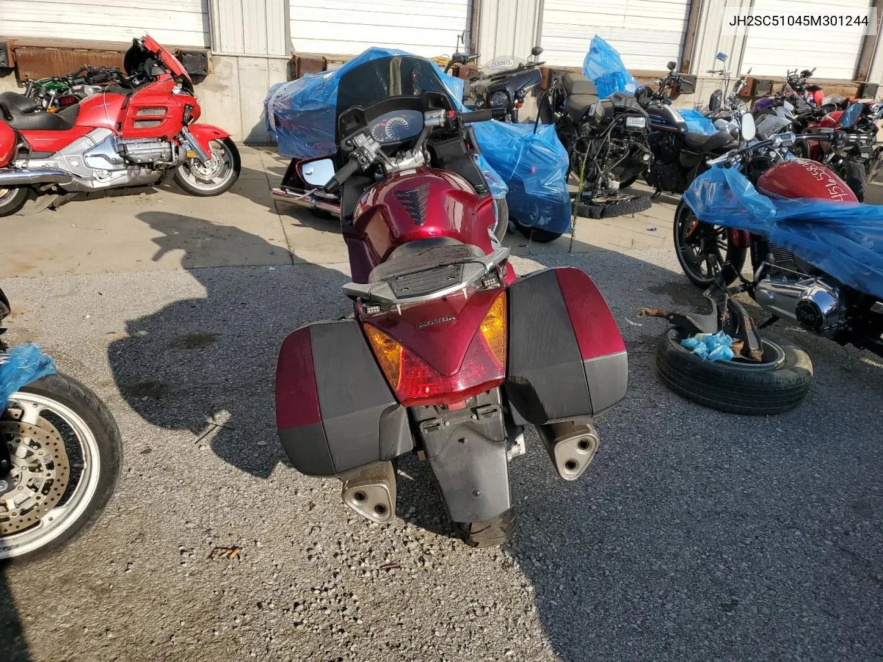 JH2SC51045M301244 2005 Honda St1300