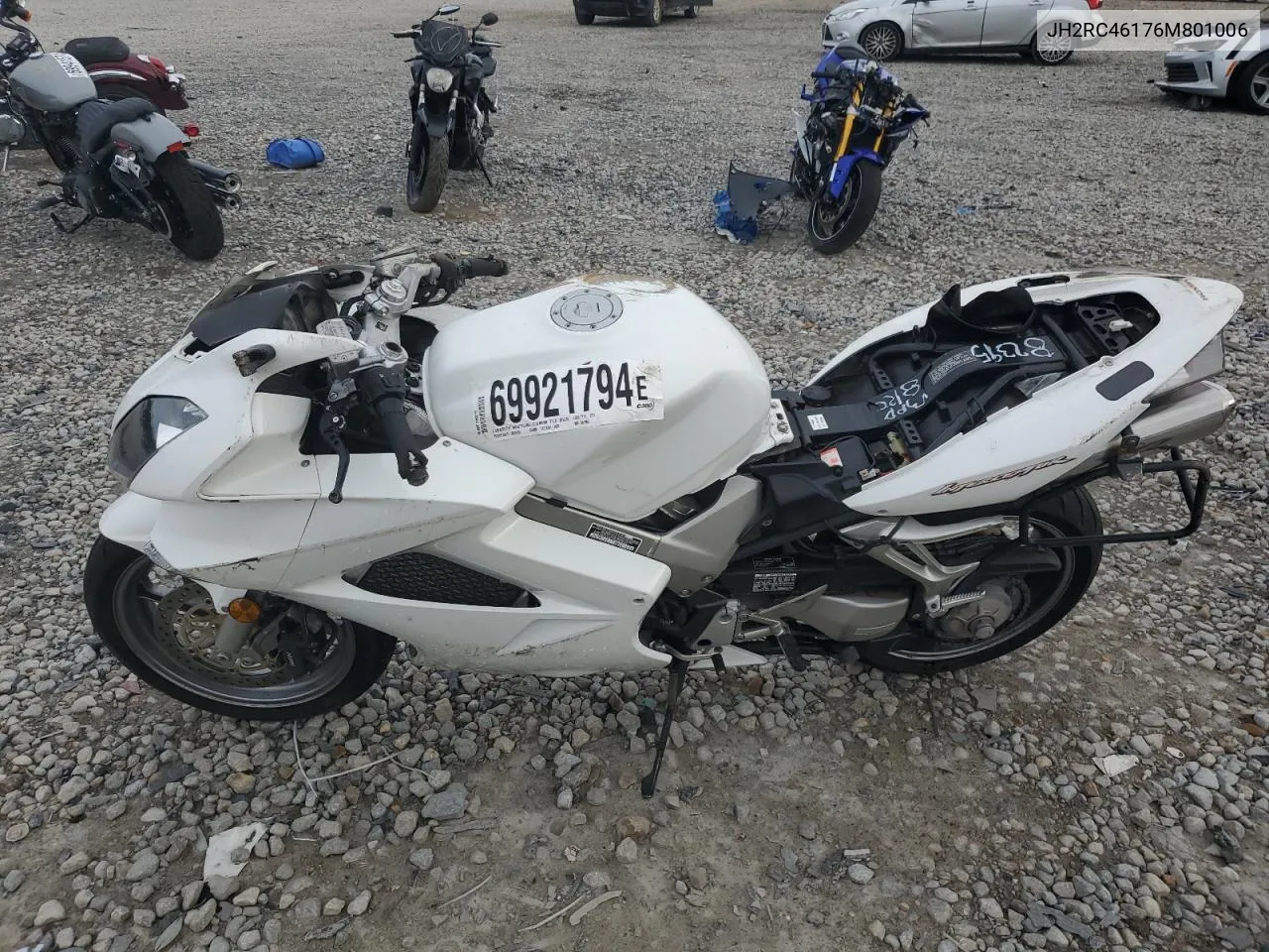 JH2RC46176M801006 2006 Honda Vfr800