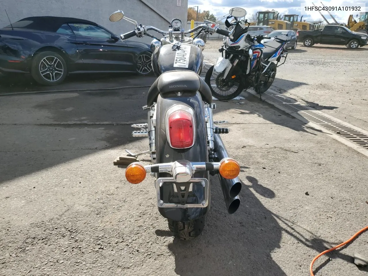 2001 Honda Vt1100 C2 VIN: 1HFSC43091A101932 Lot: 75840474