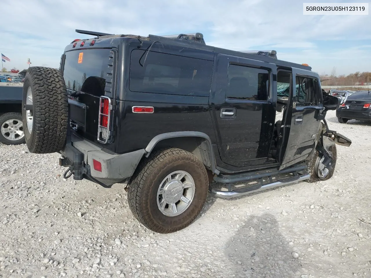 2005 Hummer H2 VIN: 5GRGN23U05H123119 Lot: 77662674