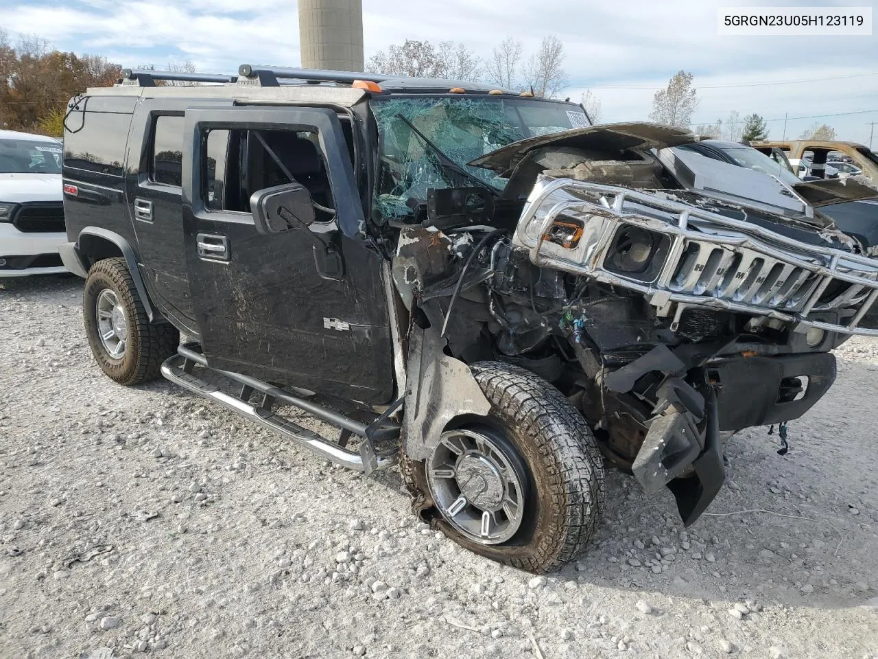 2005 Hummer H2 VIN: 5GRGN23U05H123119 Lot: 77662674