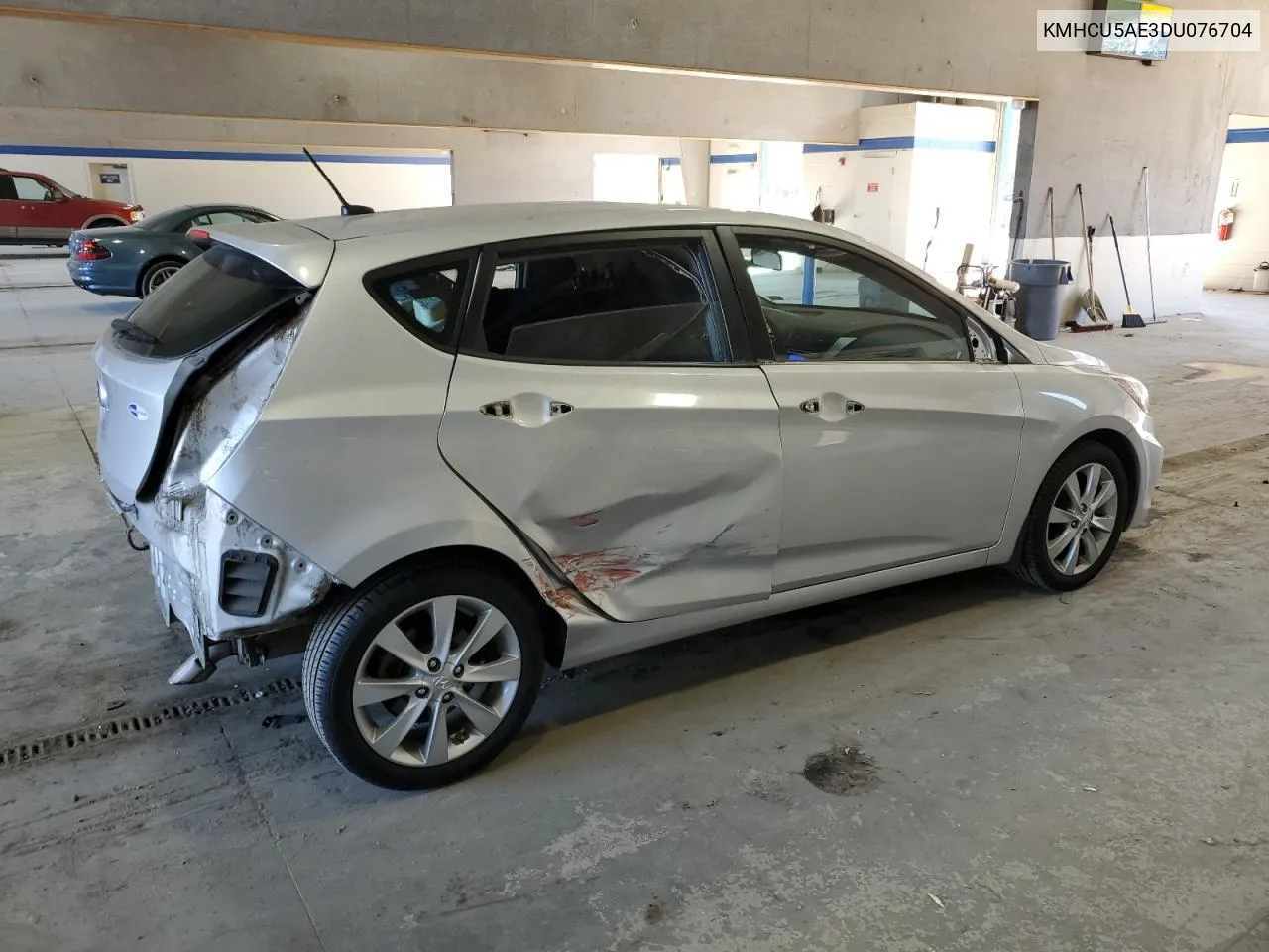 KMHCU5AE3DU076704 2013 Hyundai Accent Gls