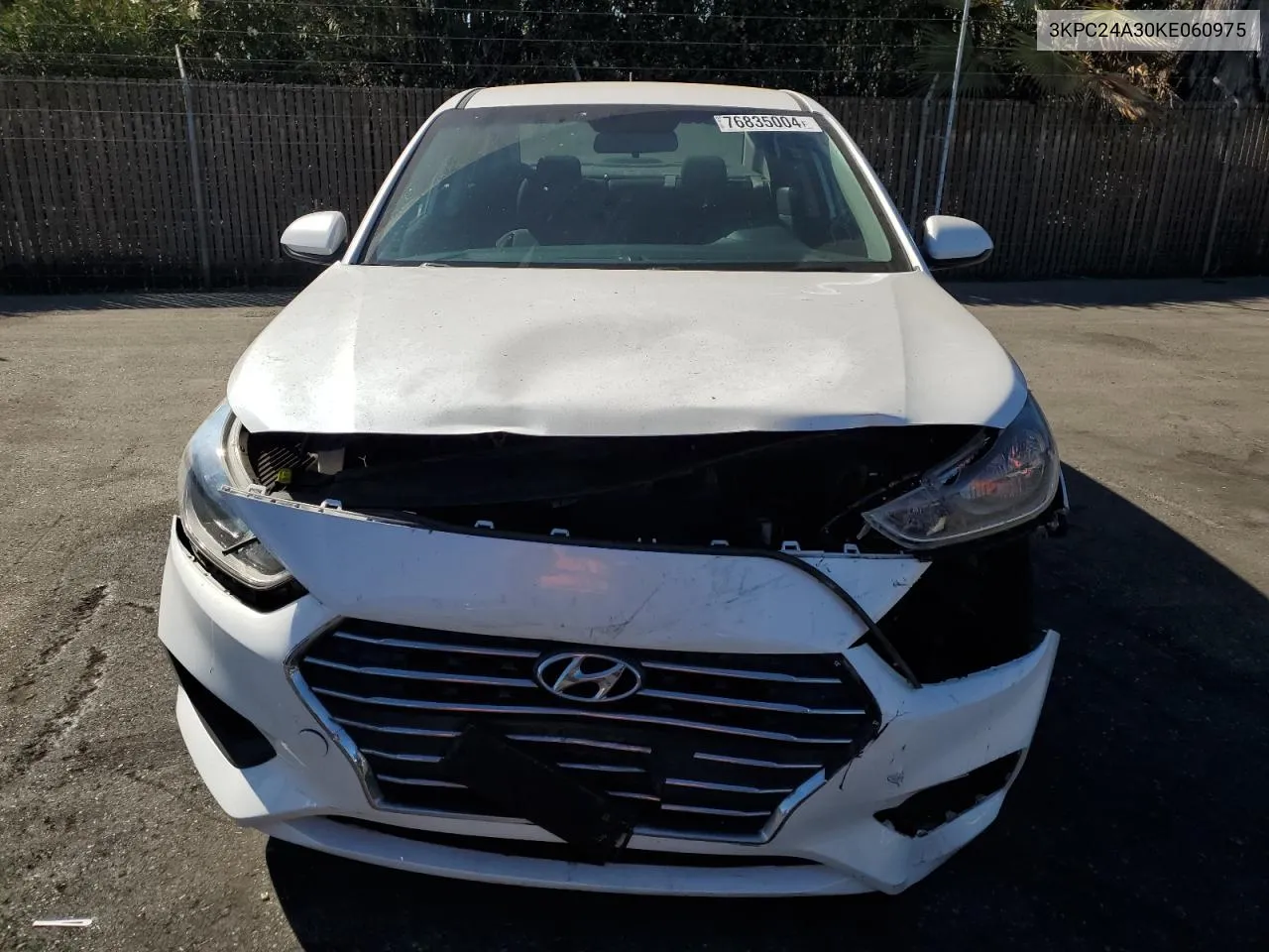 3KPC24A30KE060975 2019 Hyundai Accent Se