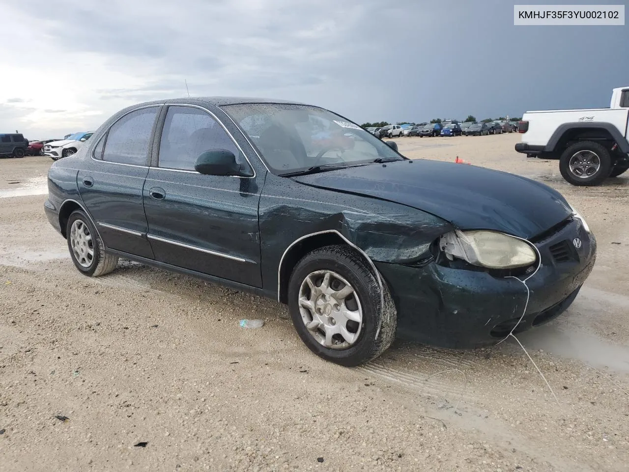 KMHJF35F3YU002102 2000 Hyundai Elantra Gls