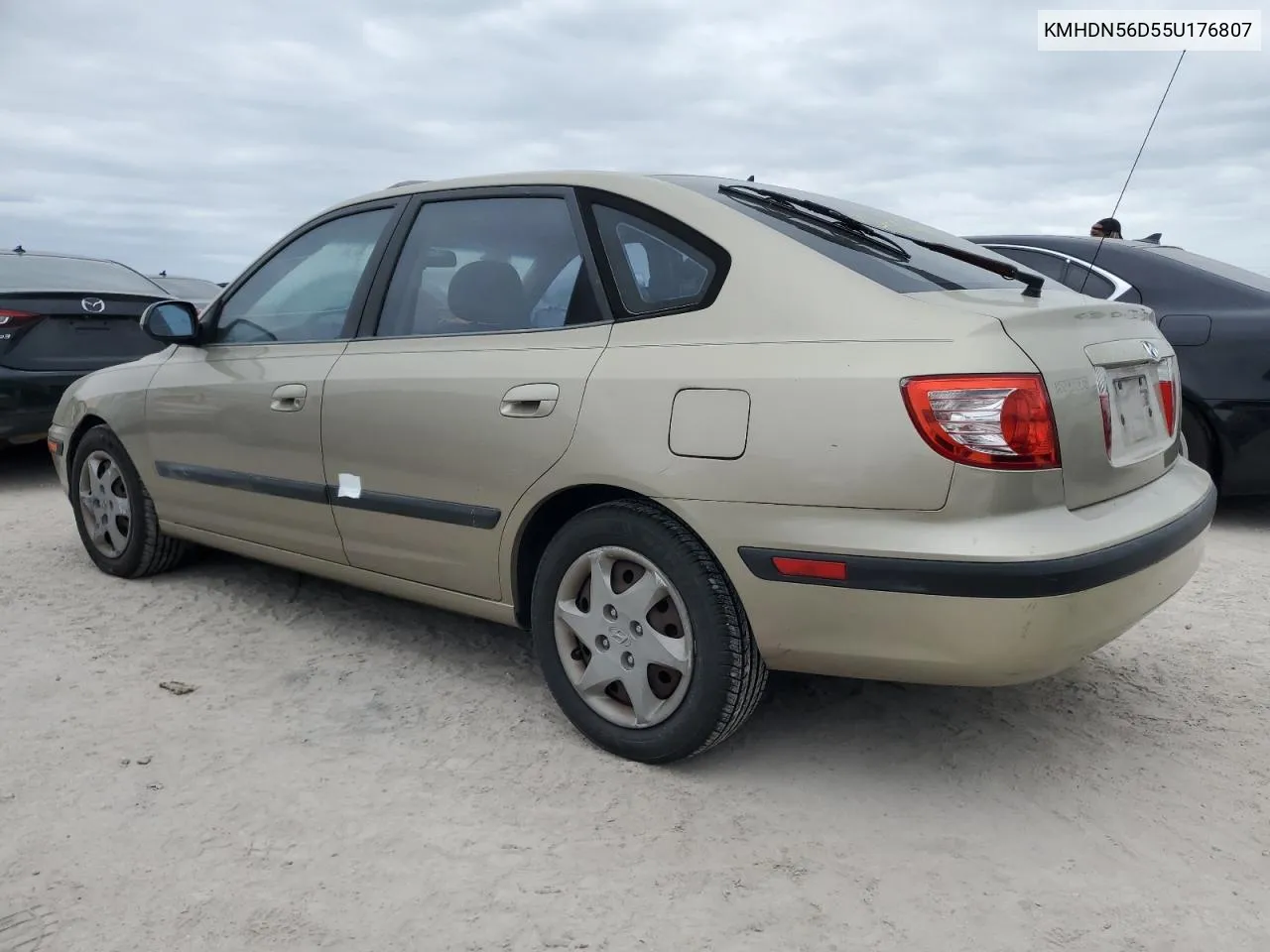 2005 Hyundai Elantra Gls VIN: KMHDN56D55U176807 Lot: 75062444