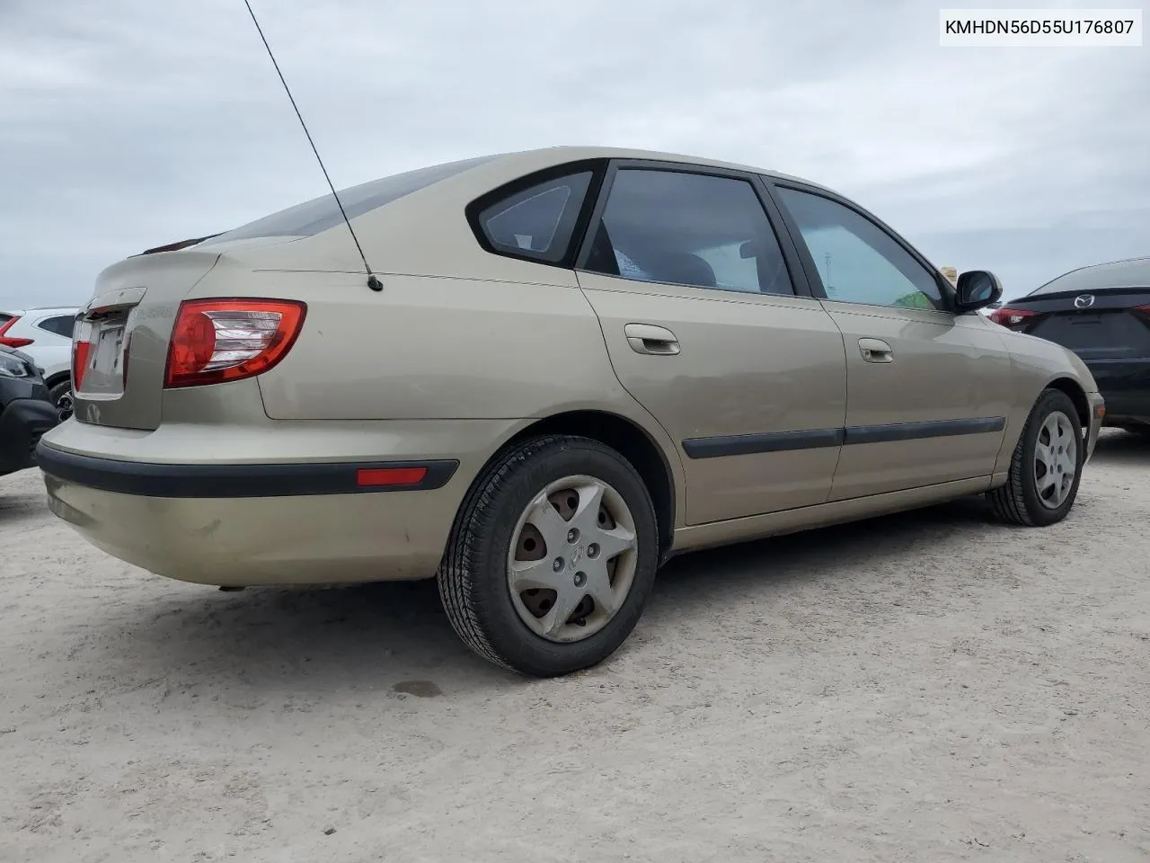 2005 Hyundai Elantra Gls VIN: KMHDN56D55U176807 Lot: 75062444