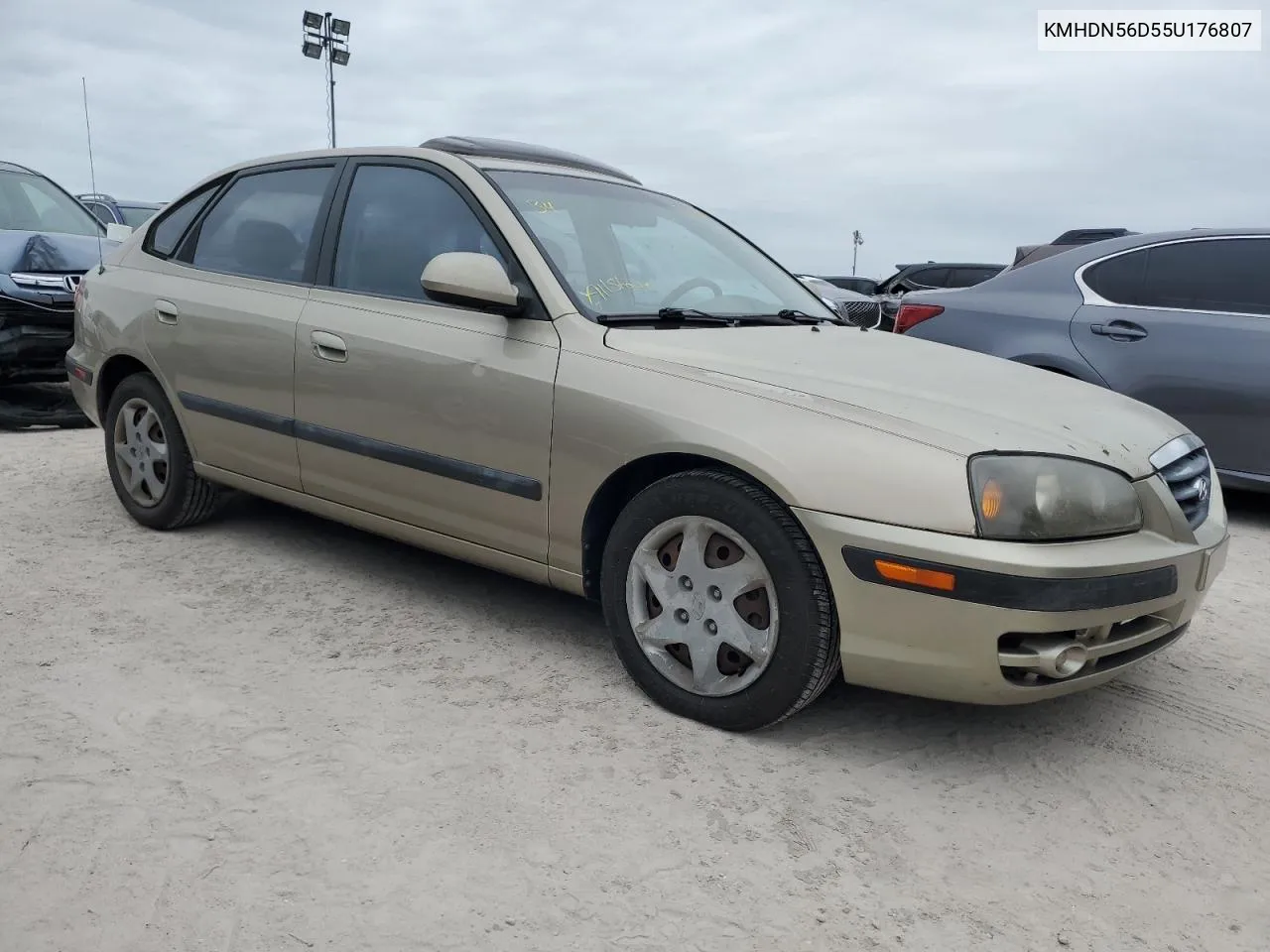 2005 Hyundai Elantra Gls VIN: KMHDN56D55U176807 Lot: 75062444