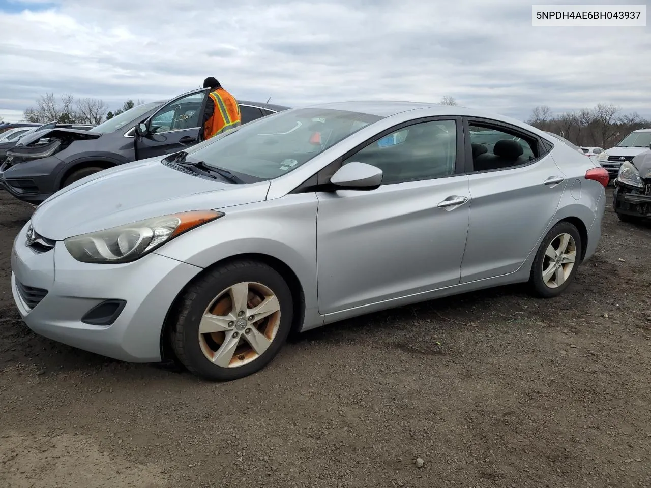 5NPDH4AE6BH043937 2011 Hyundai Elantra Gls