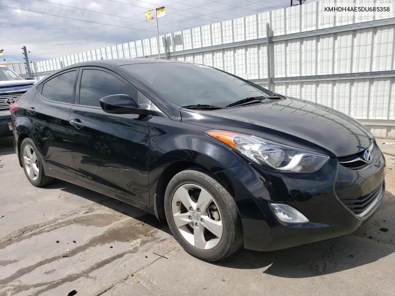 KMHDH4AE5DU685358 2013 Hyundai Elantra Gls