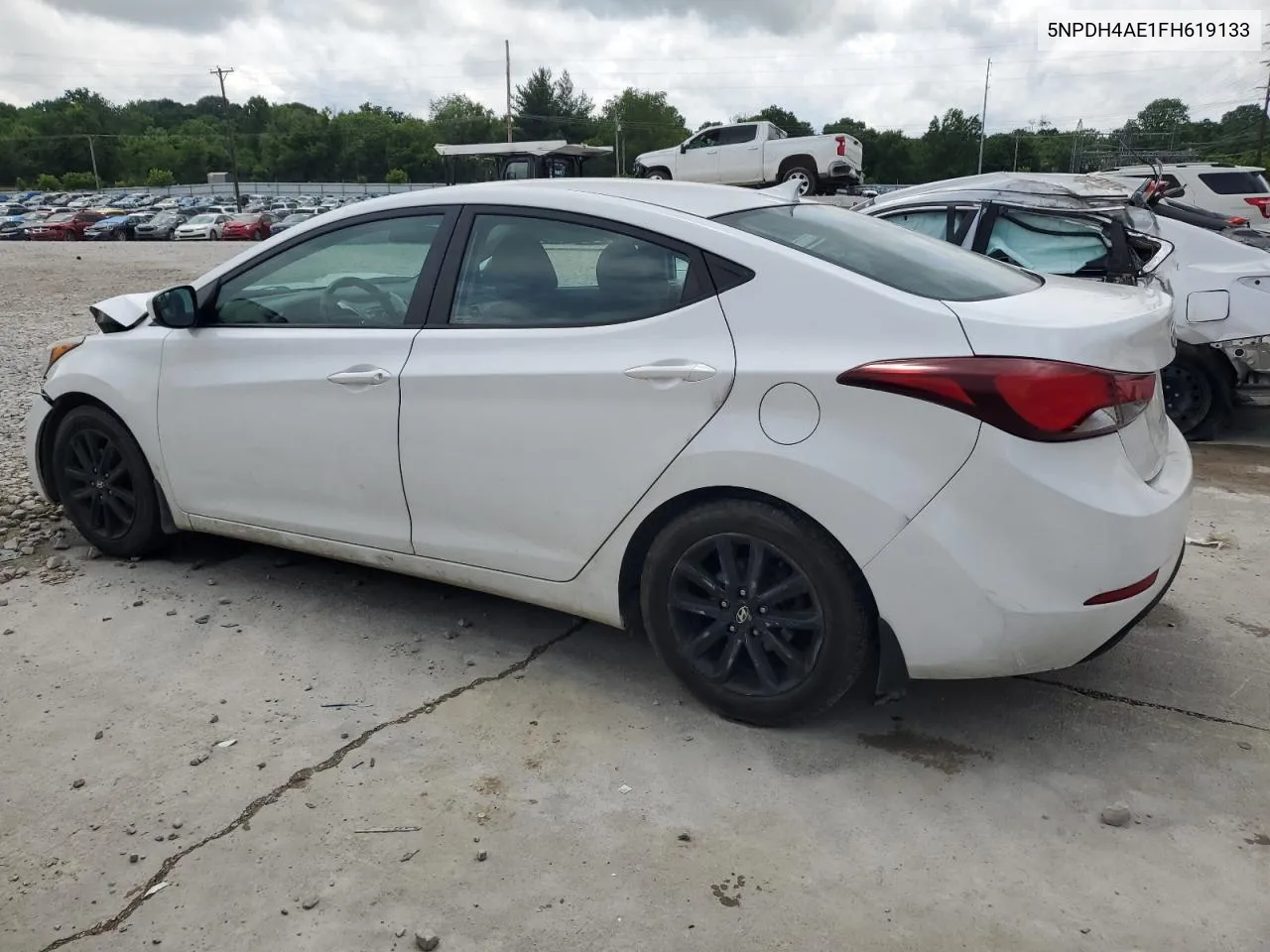 5NPDH4AE1FH619133 2015 Hyundai Elantra Se