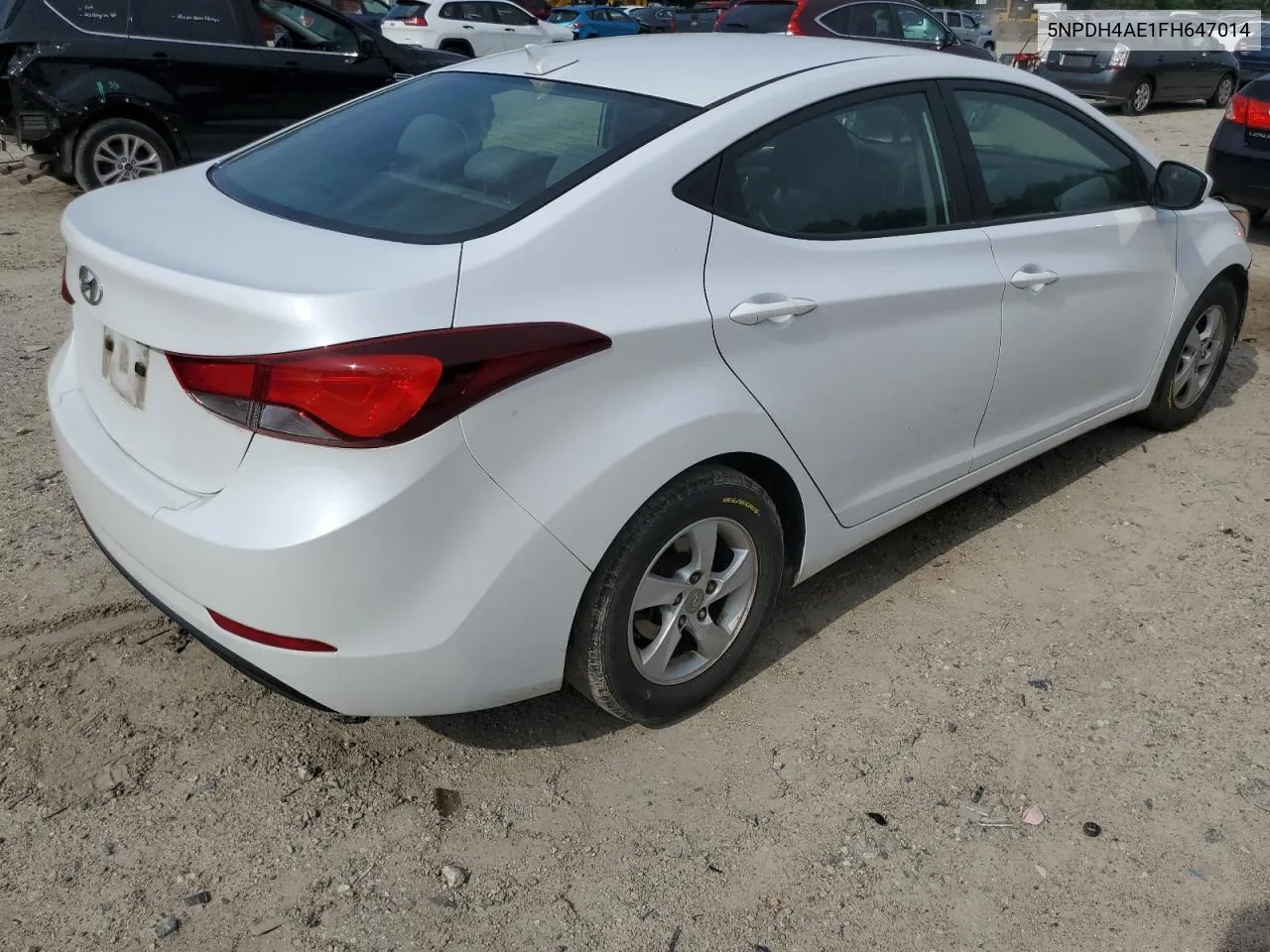 5NPDH4AE1FH647014 2015 Hyundai Elantra Se