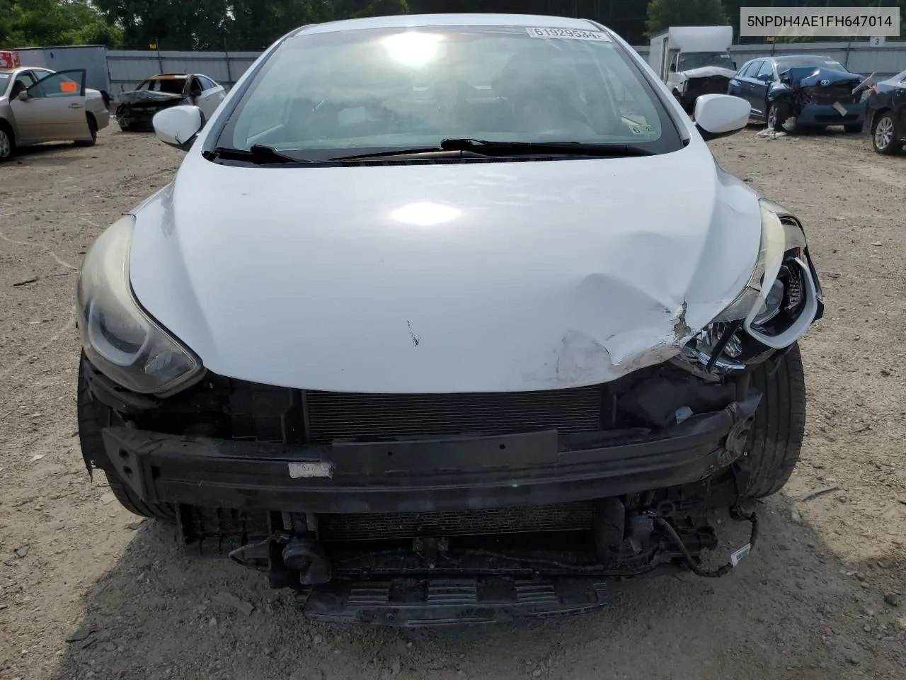 5NPDH4AE1FH647014 2015 Hyundai Elantra Se