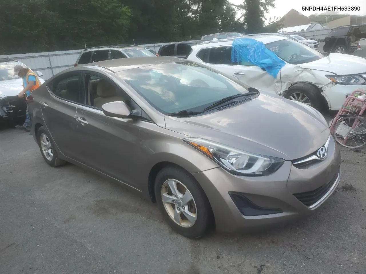 5NPDH4AE1FH633890 2015 Hyundai Elantra Se