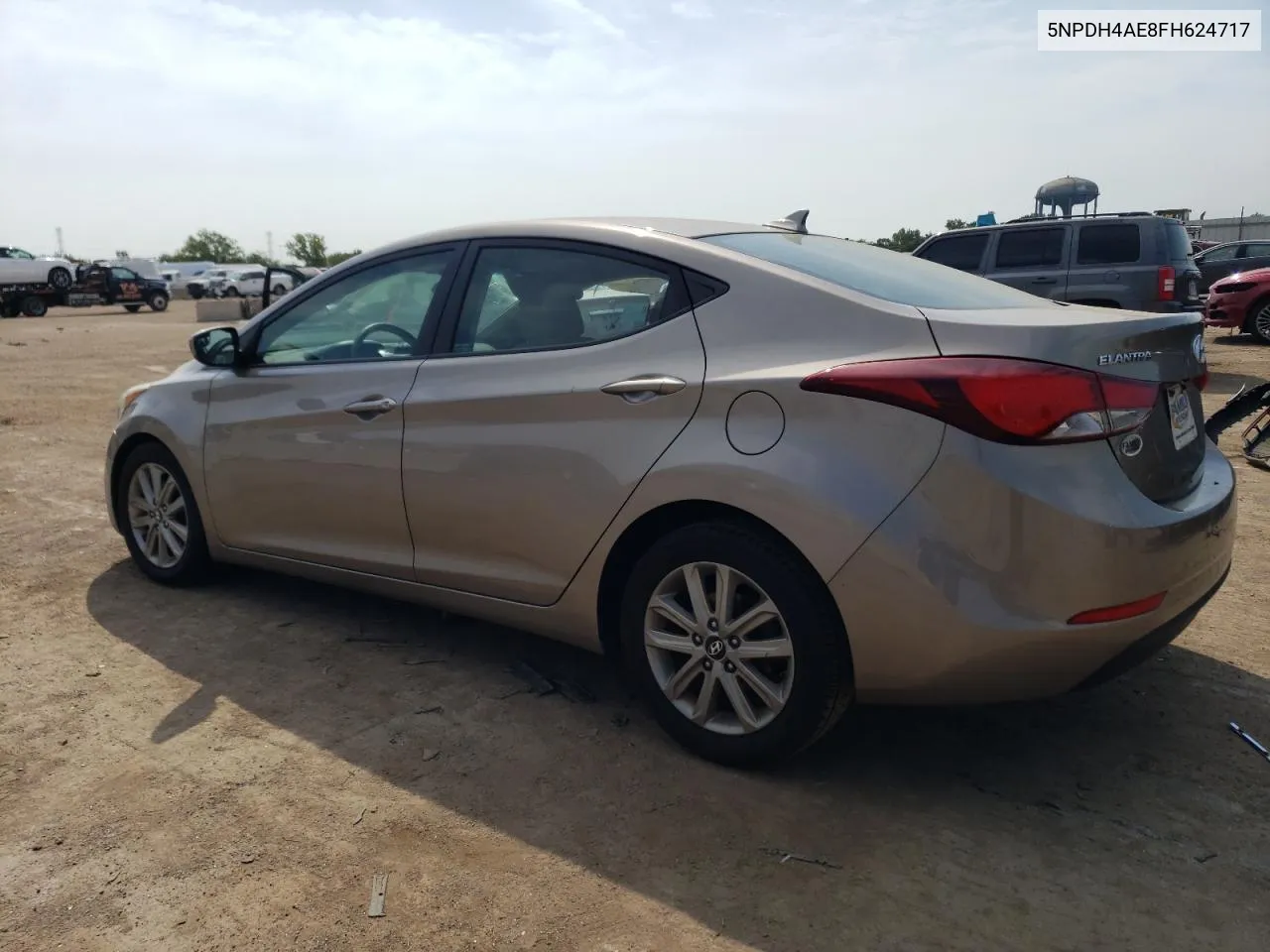 5NPDH4AE8FH624717 2015 Hyundai Elantra Se