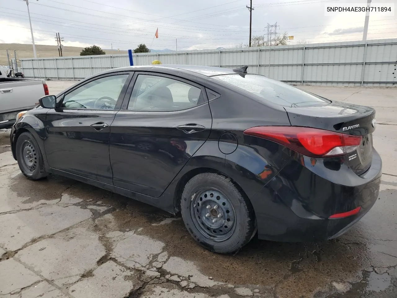 5NPDH4AE3GH711894 2016 Hyundai Elantra Se