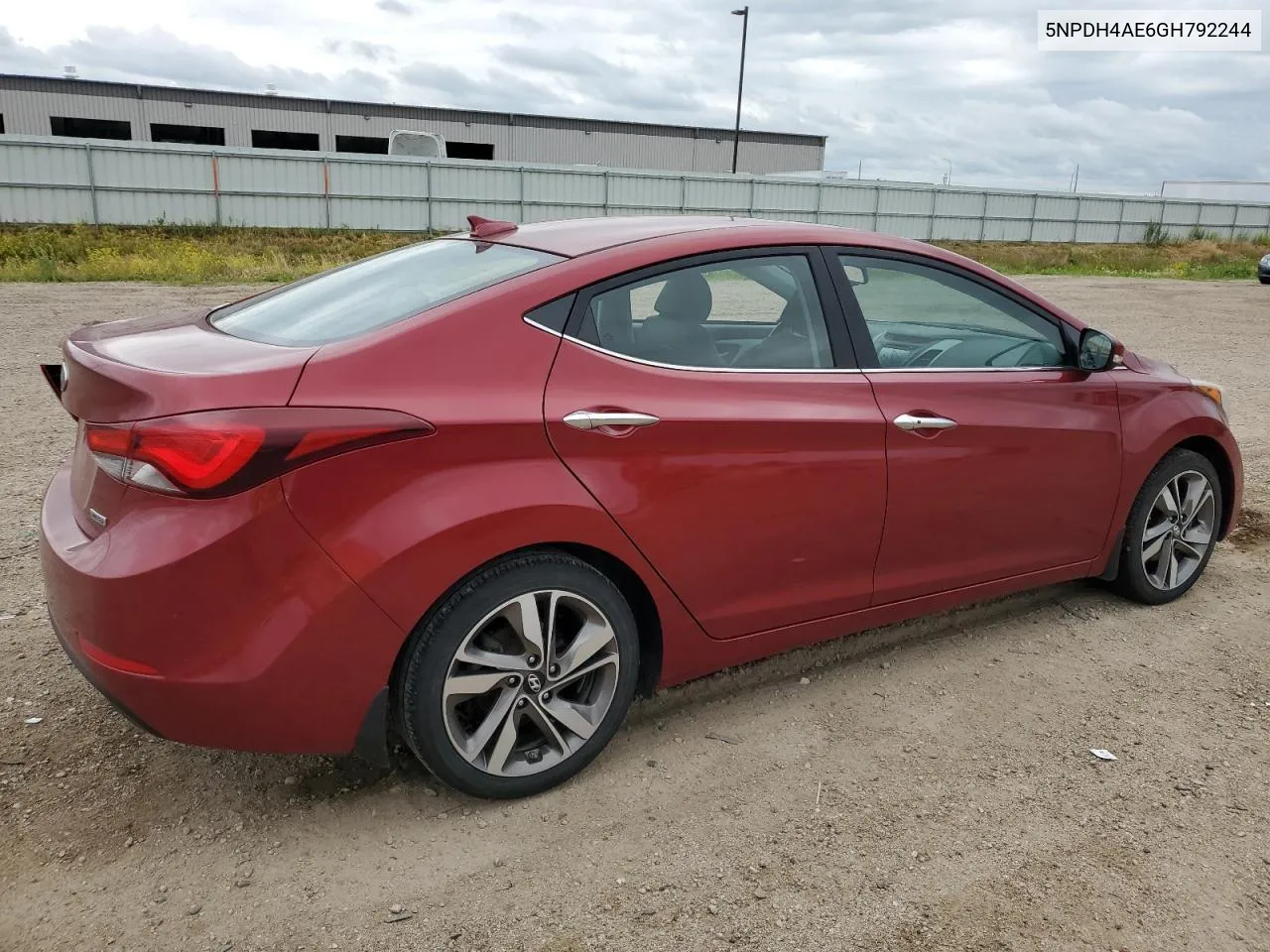 5NPDH4AE6GH792244 2016 Hyundai Elantra Se