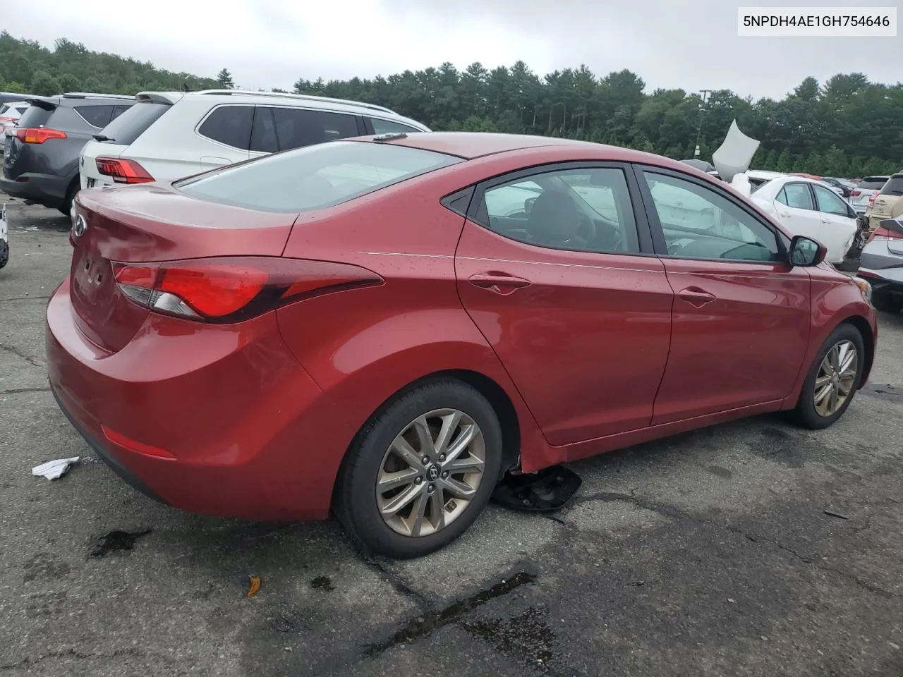 5NPDH4AE1GH754646 2016 Hyundai Elantra Se