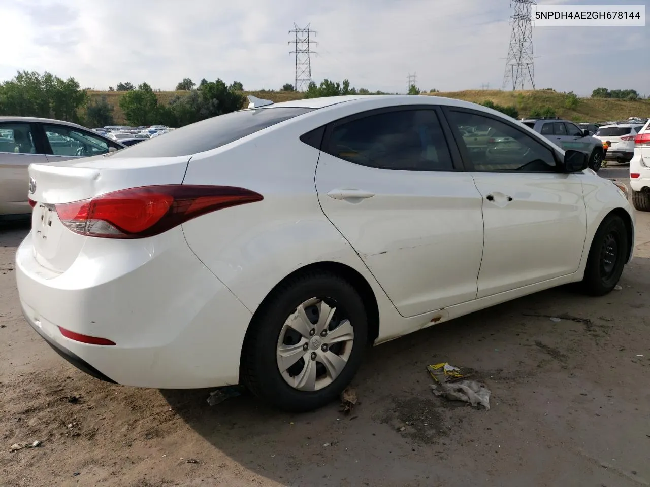 5NPDH4AE2GH678144 2016 Hyundai Elantra Se