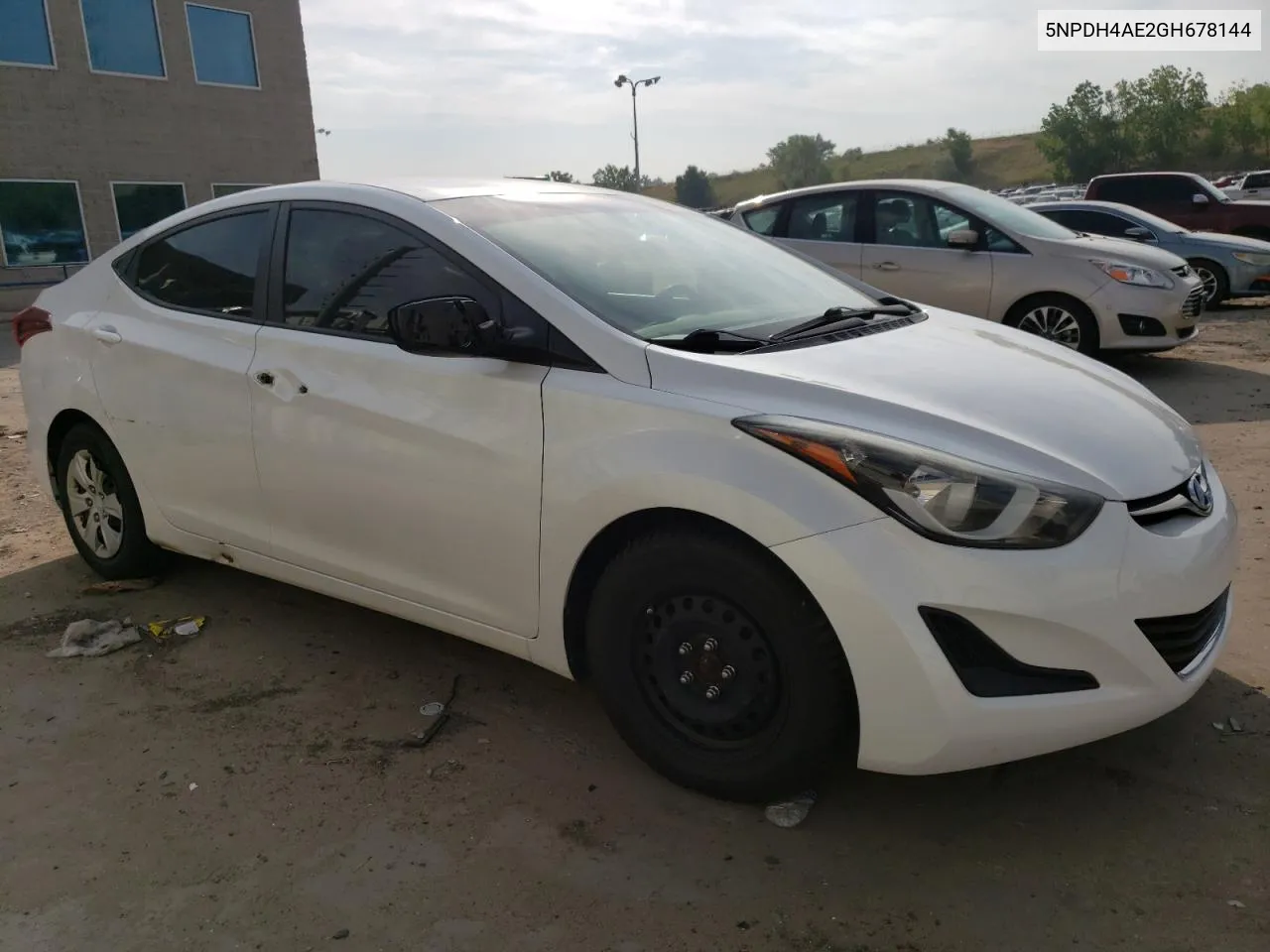 5NPDH4AE2GH678144 2016 Hyundai Elantra Se