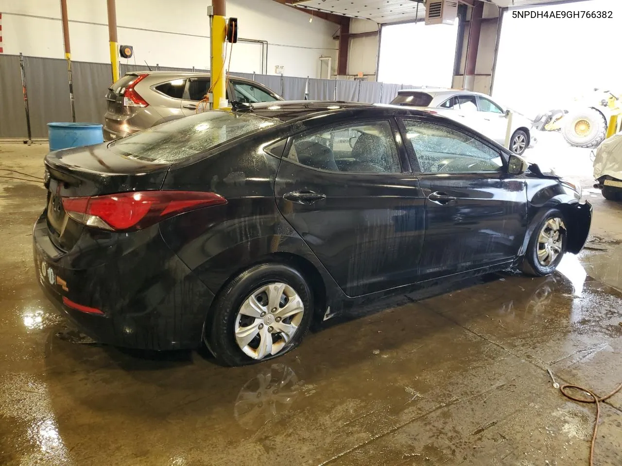 5NPDH4AE9GH766382 2016 Hyundai Elantra Se