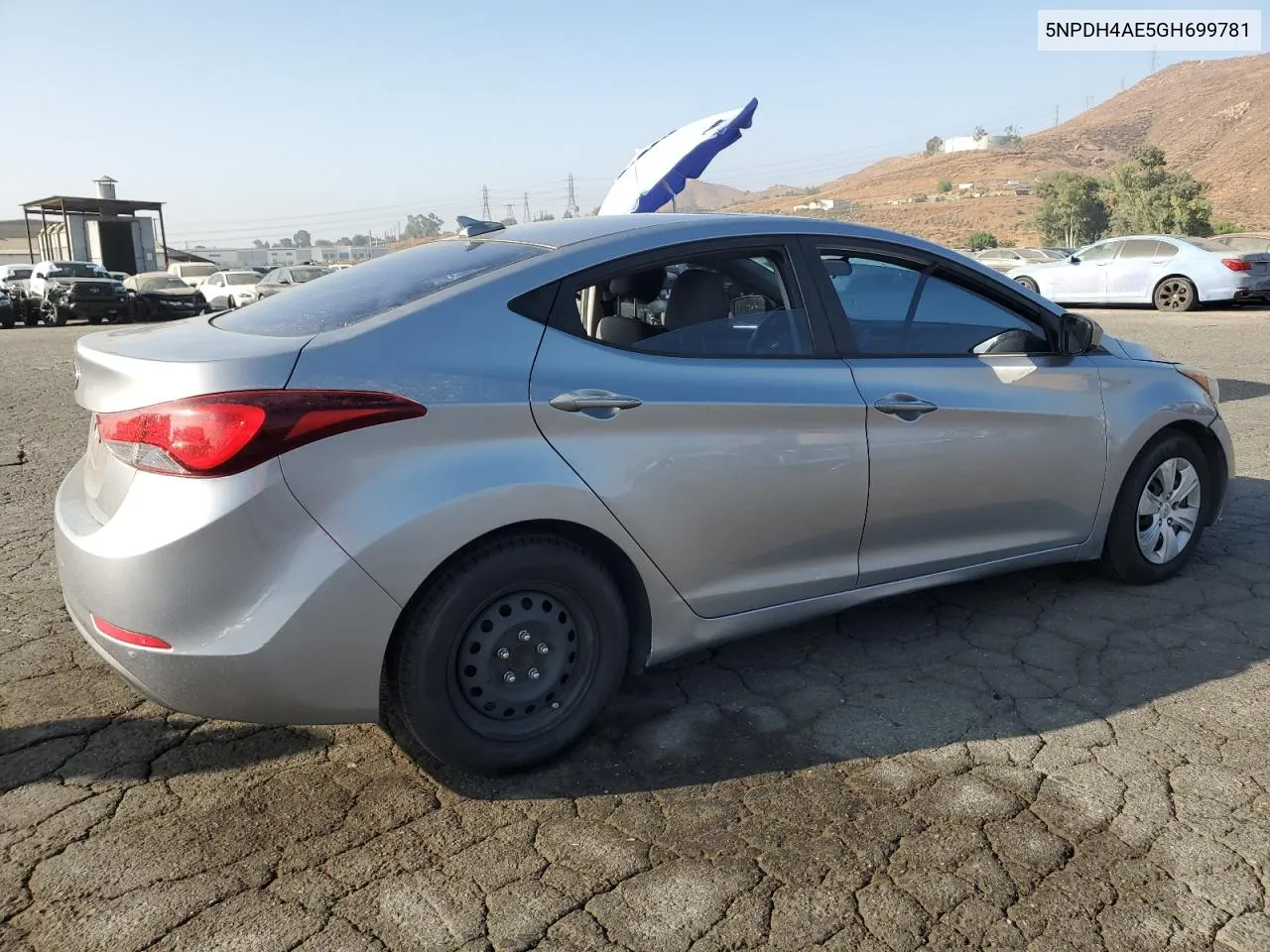 5NPDH4AE5GH699781 2016 Hyundai Elantra Se