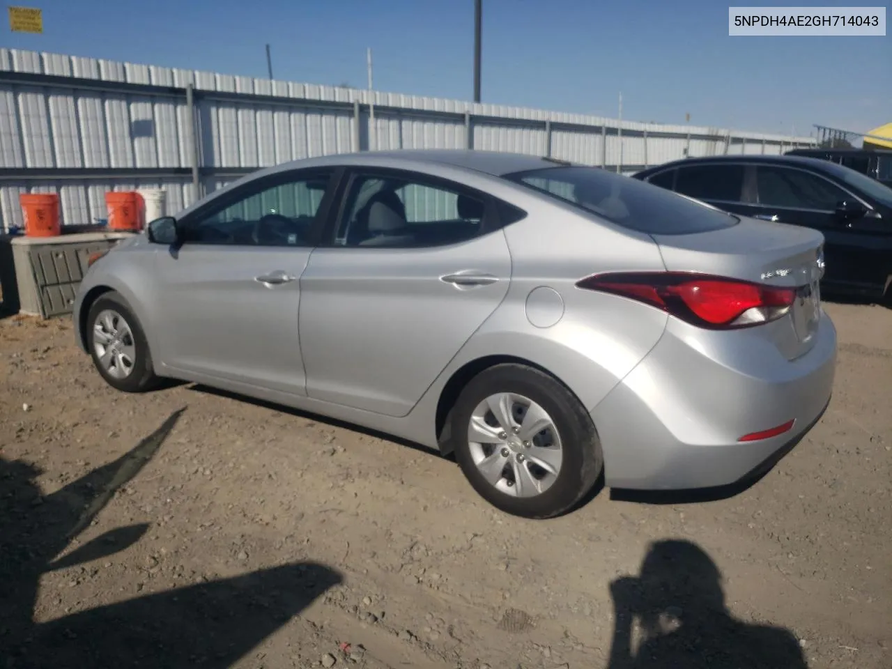 5NPDH4AE2GH714043 2016 Hyundai Elantra Se