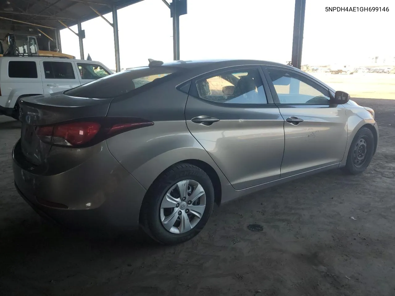 5NPDH4AE1GH699146 2016 Hyundai Elantra Se