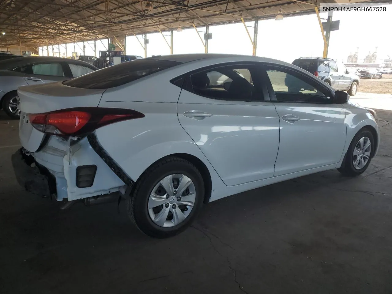 5NPDH4AE9GH667528 2016 Hyundai Elantra Se