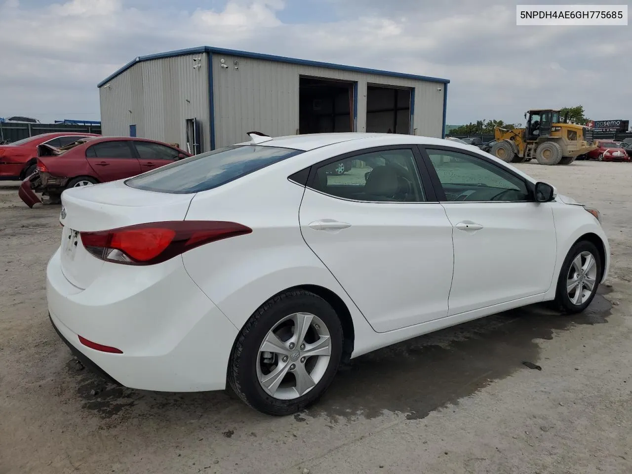 5NPDH4AE6GH775685 2016 Hyundai Elantra Se