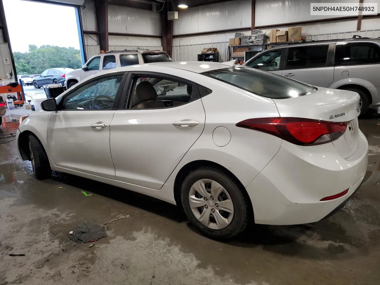 5NPDH4AE5GH748932 2016 Hyundai Elantra Se