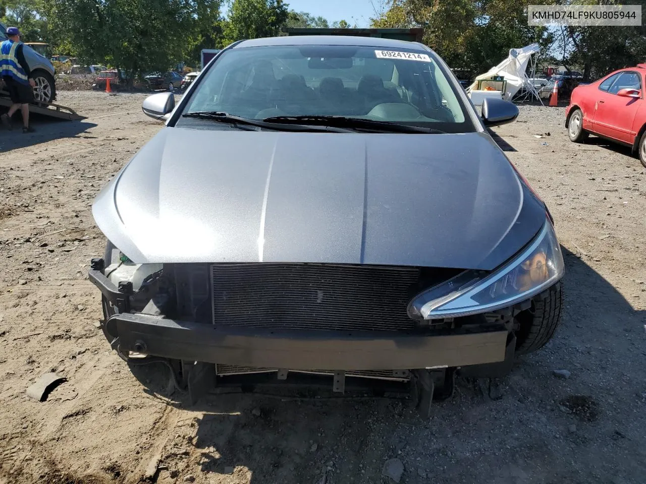 KMHD74LF9KU805944 2019 Hyundai Elantra Se