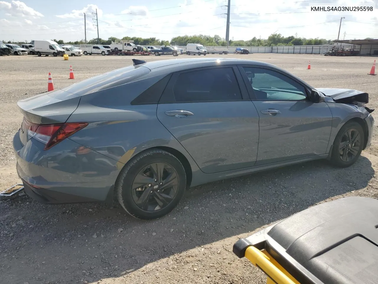 KMHLS4AG3NU295598 2022 Hyundai Elantra Sel