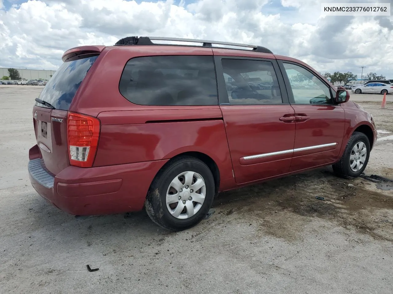 2007 Hyundai Entourage Gls VIN: KNDMC233776012762 Lot: 70197664