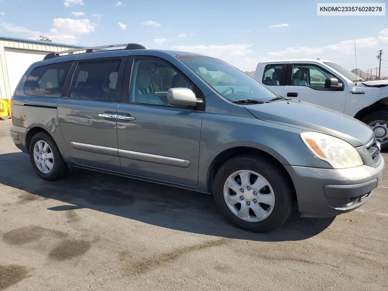 2007 Hyundai Entourage Gls VIN: KNDMC233576028278 Lot: 70281674