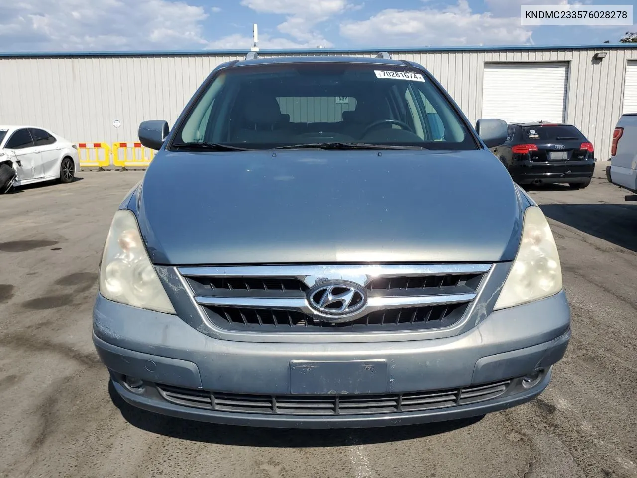 2007 Hyundai Entourage Gls VIN: KNDMC233576028278 Lot: 70281674