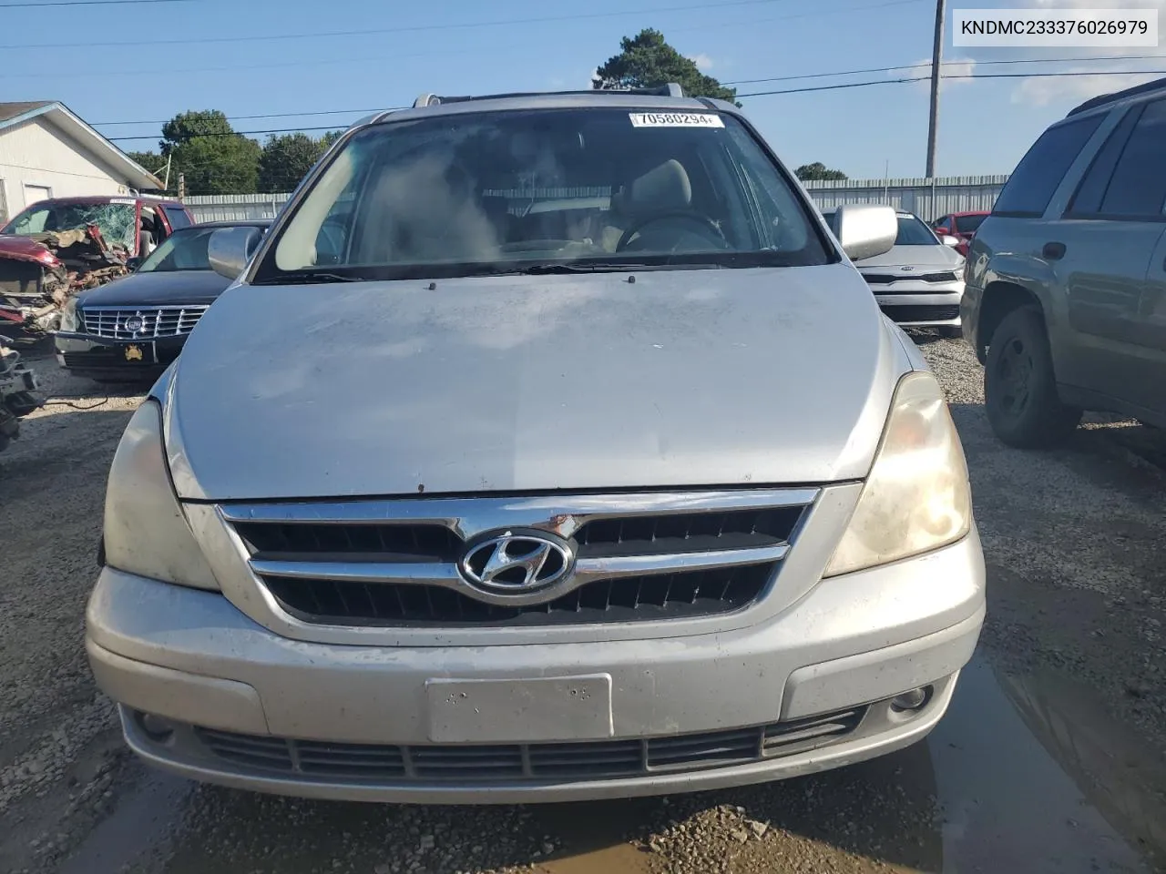 KNDMC233376026979 2007 Hyundai Entourage Gls