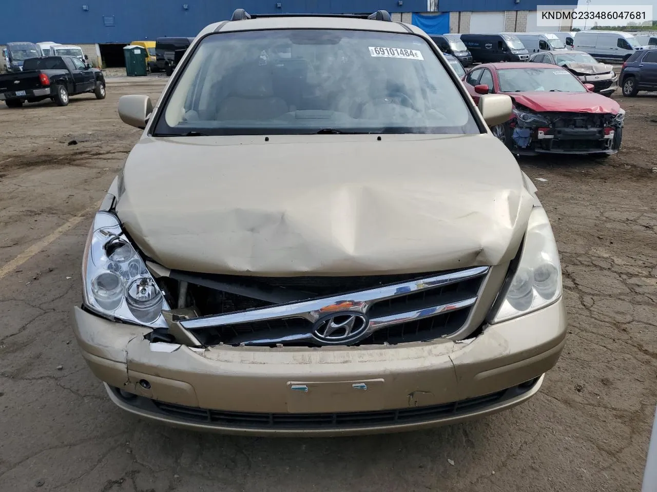 KNDMC233486047681 2008 Hyundai Entourage Gls