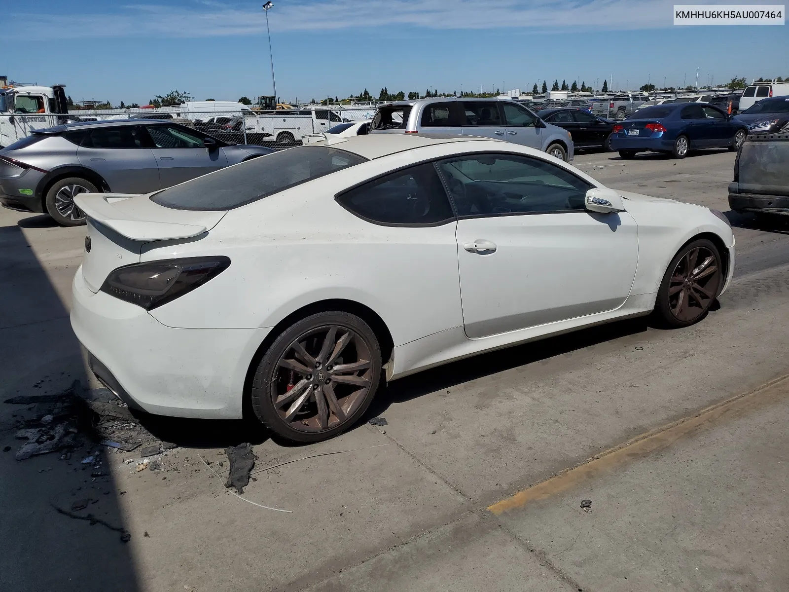 2010 Hyundai Genesis Coupe 3.8L VIN: KMHHU6KH5AU007464 Lot: 68286964