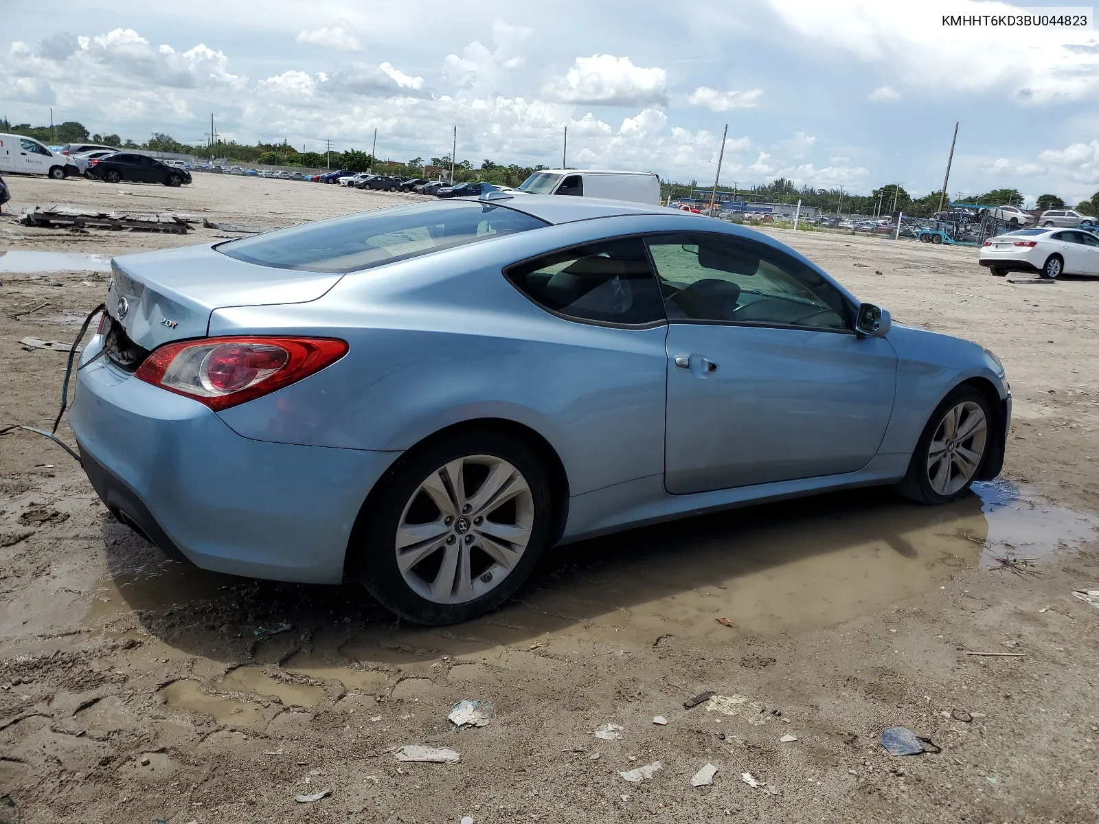 2011 Hyundai Genesis Coupe 2.0T VIN: KMHHT6KD3BU044823 Lot: 65750574