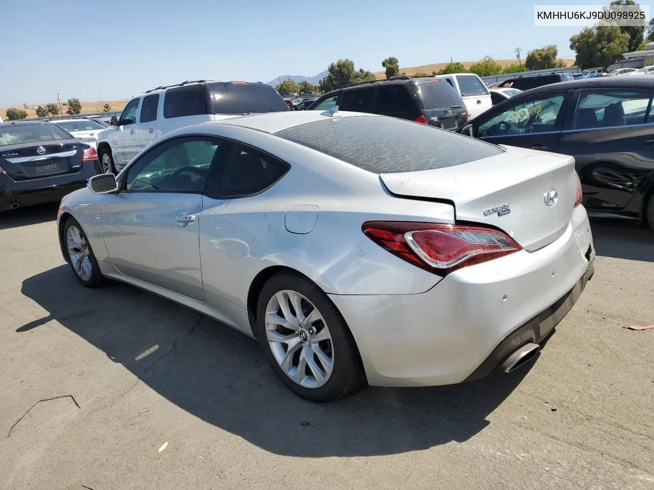 2013 Hyundai Genesis Coupe 3.8L VIN: KMHHU6KJ9DU098925 Lot: 69208544