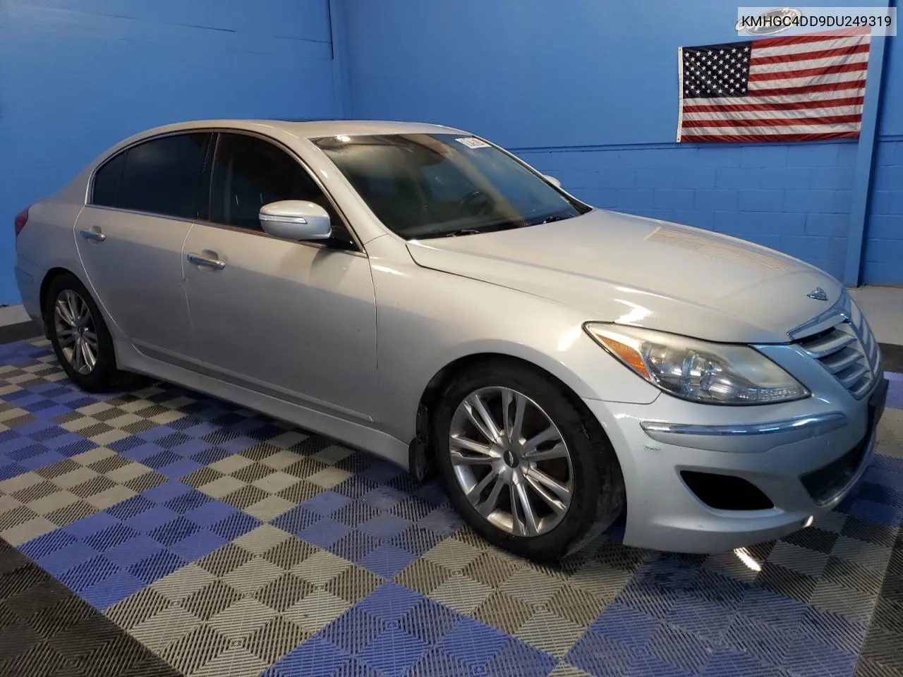 2013 Hyundai Genesis 3.8L VIN: KMHGC4DD9DU249319 Lot: 70190274