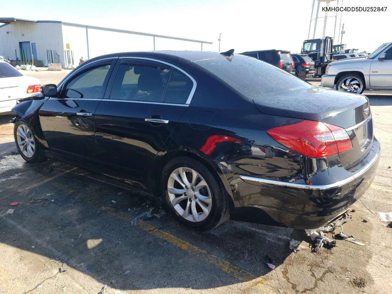 2013 Hyundai Genesis 3.8L VIN: KMHGC4DD5DU252847 Lot: 72811214