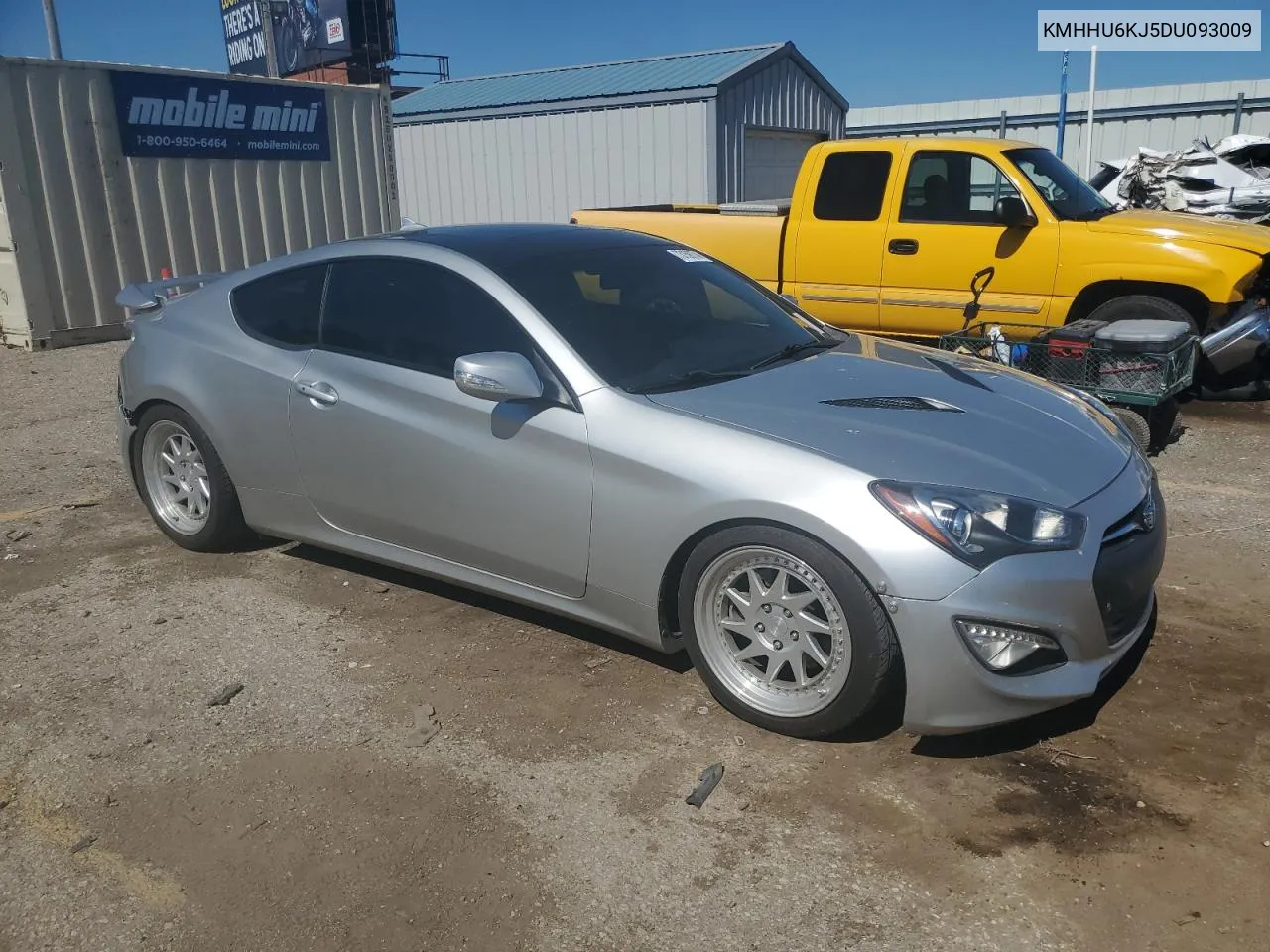 2013 Hyundai Genesis Coupe 3.8L VIN: KMHHU6KJ5DU093009 Lot: 73159774