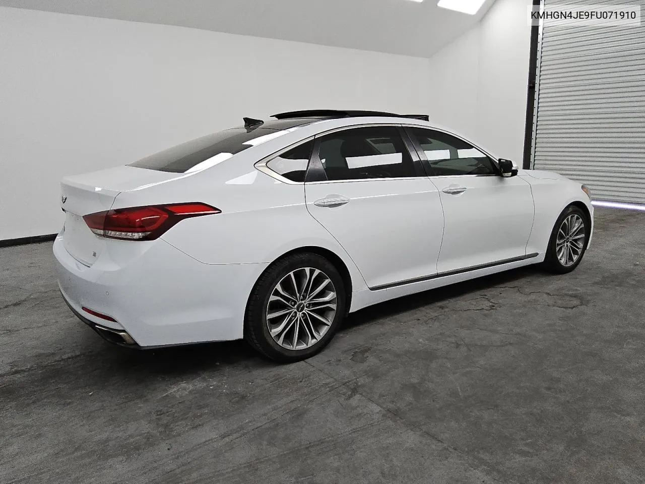 2015 Hyundai Genesis 3.8L VIN: KMHGN4JE9FU071910 Lot: 73181464