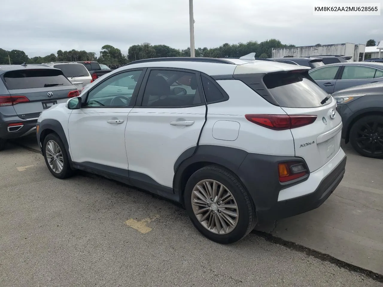 2021 Hyundai Kona Sel Plus VIN: KM8K62AA2MU628565 Lot: 75035194